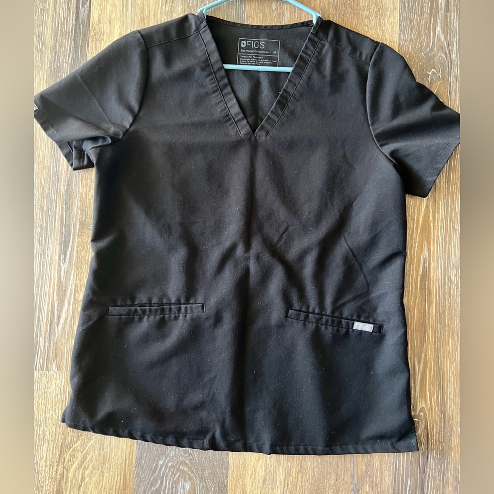FIGS Casma 3 pocket scrub top M